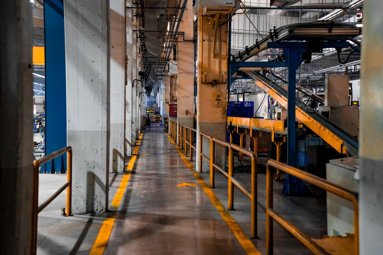 Automated factory conveyor