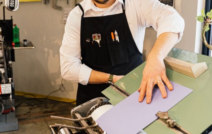 Print machine operator at work