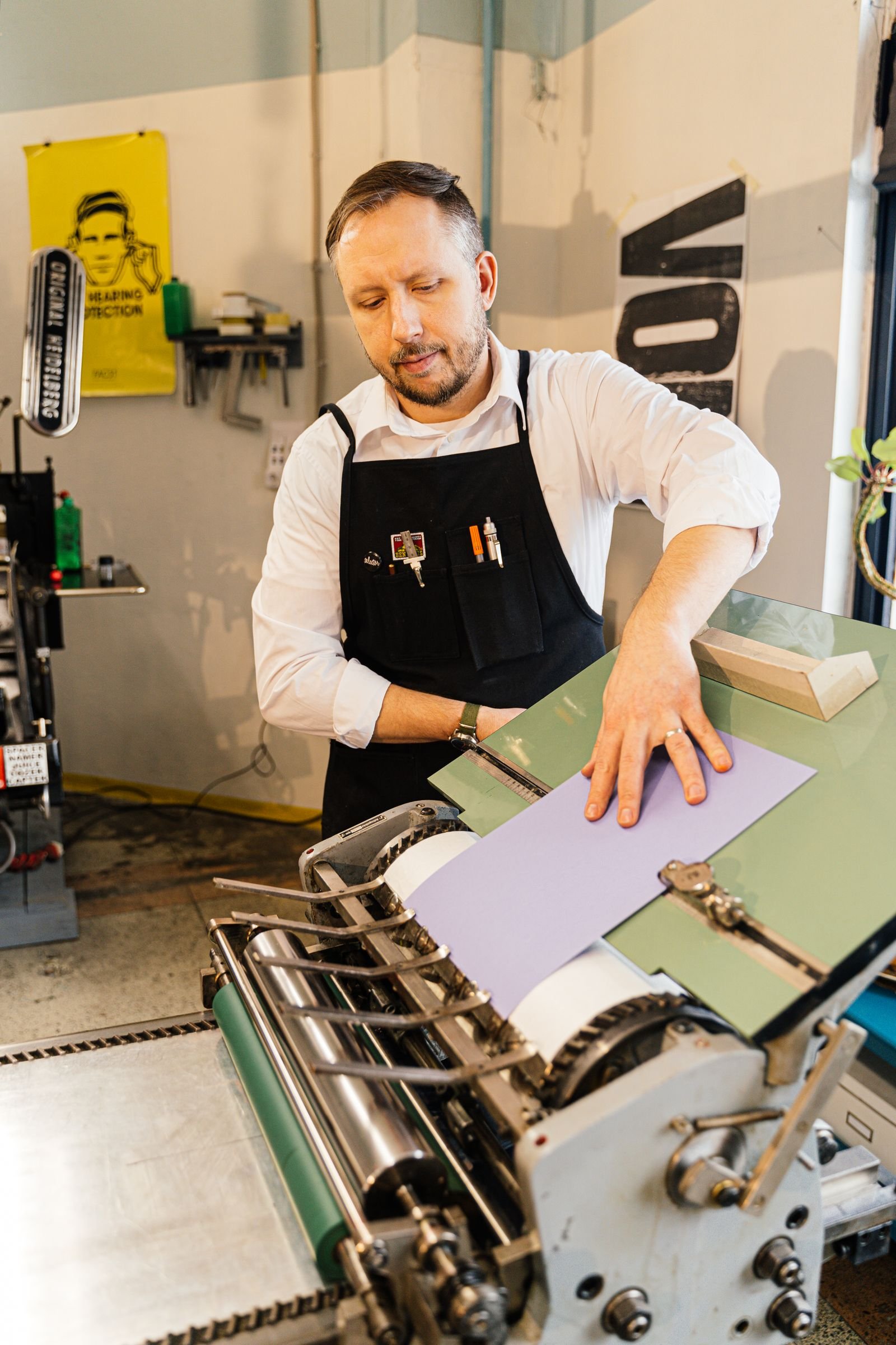 Print machine operator at work